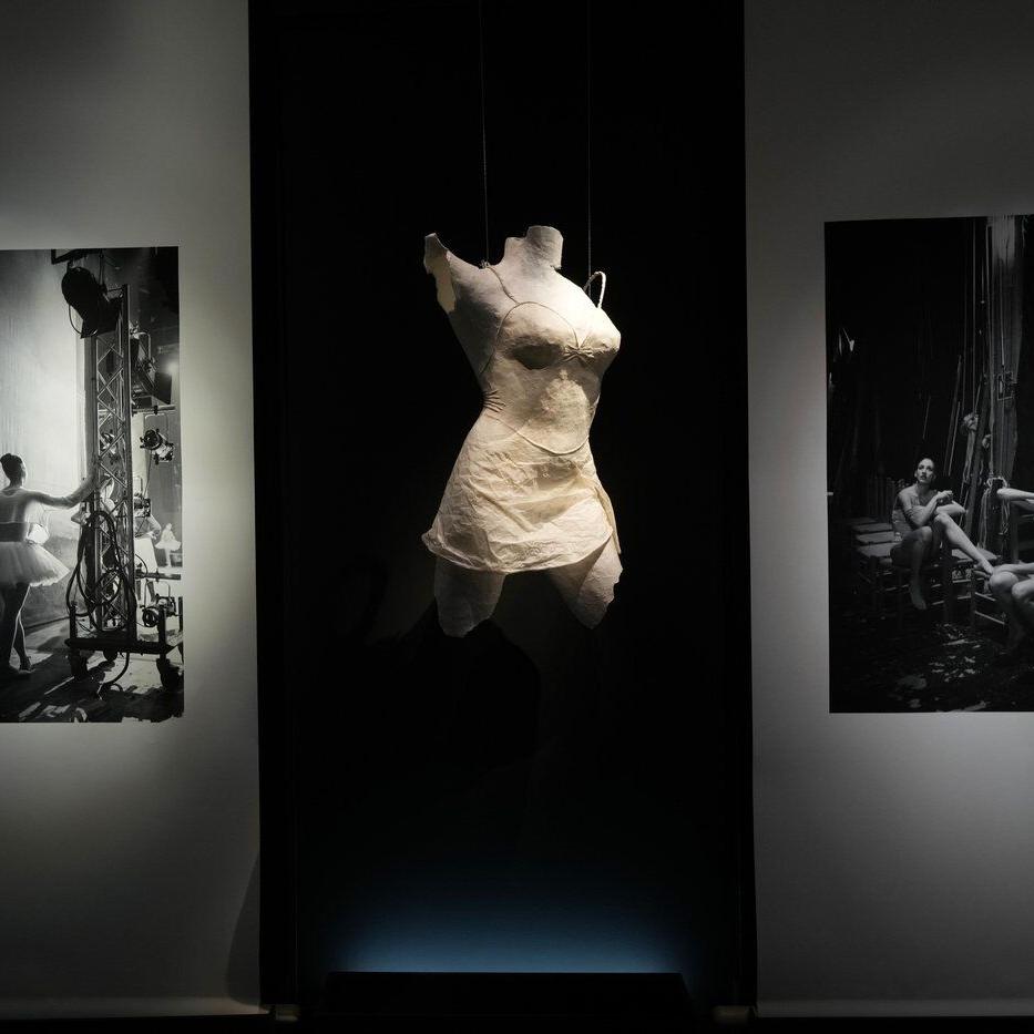 La Scala exhibition celebrates the theater's ballet corps with candid behind-the-scenes photos